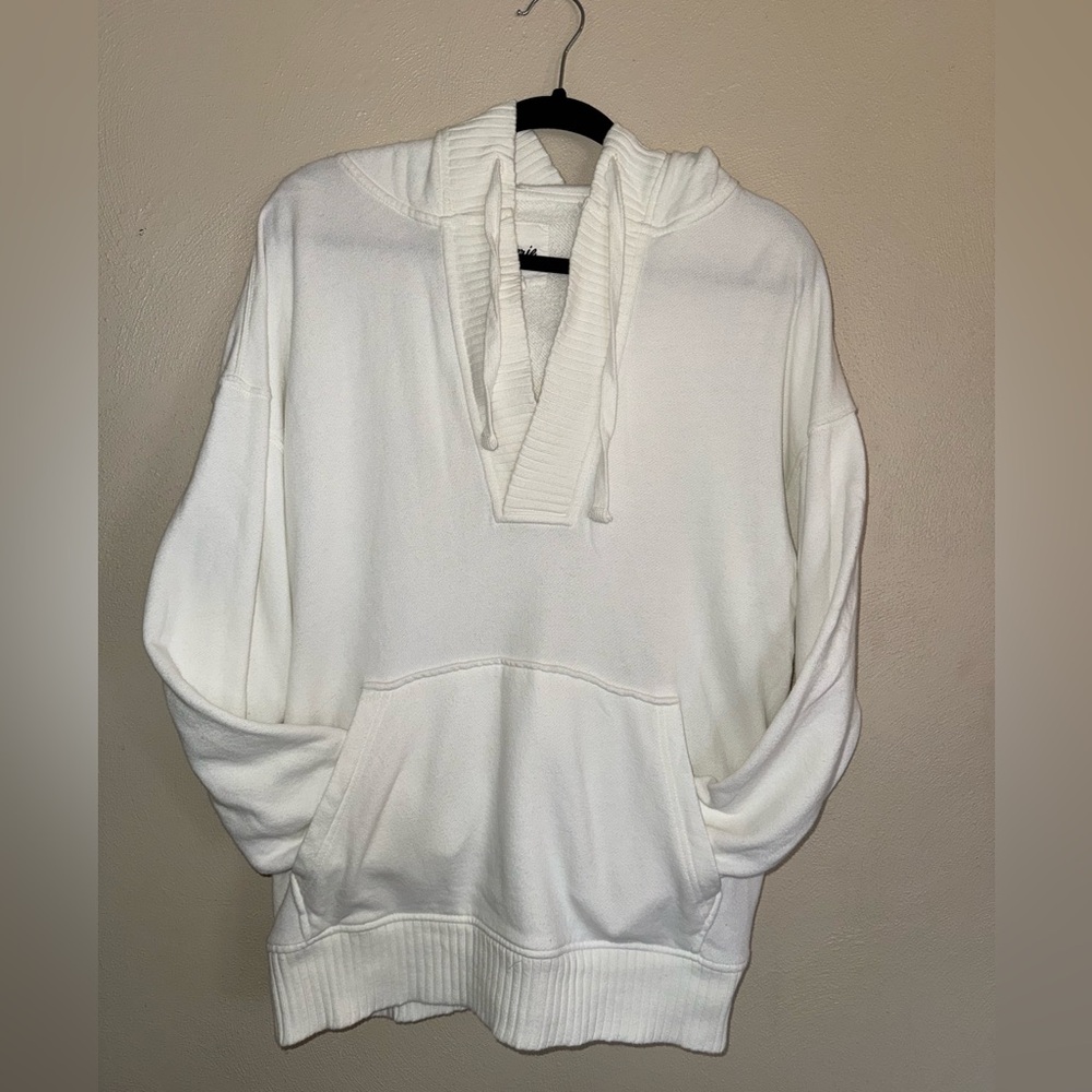 Aerie white hooded sweatshirt, 100% cotton, oversize fit